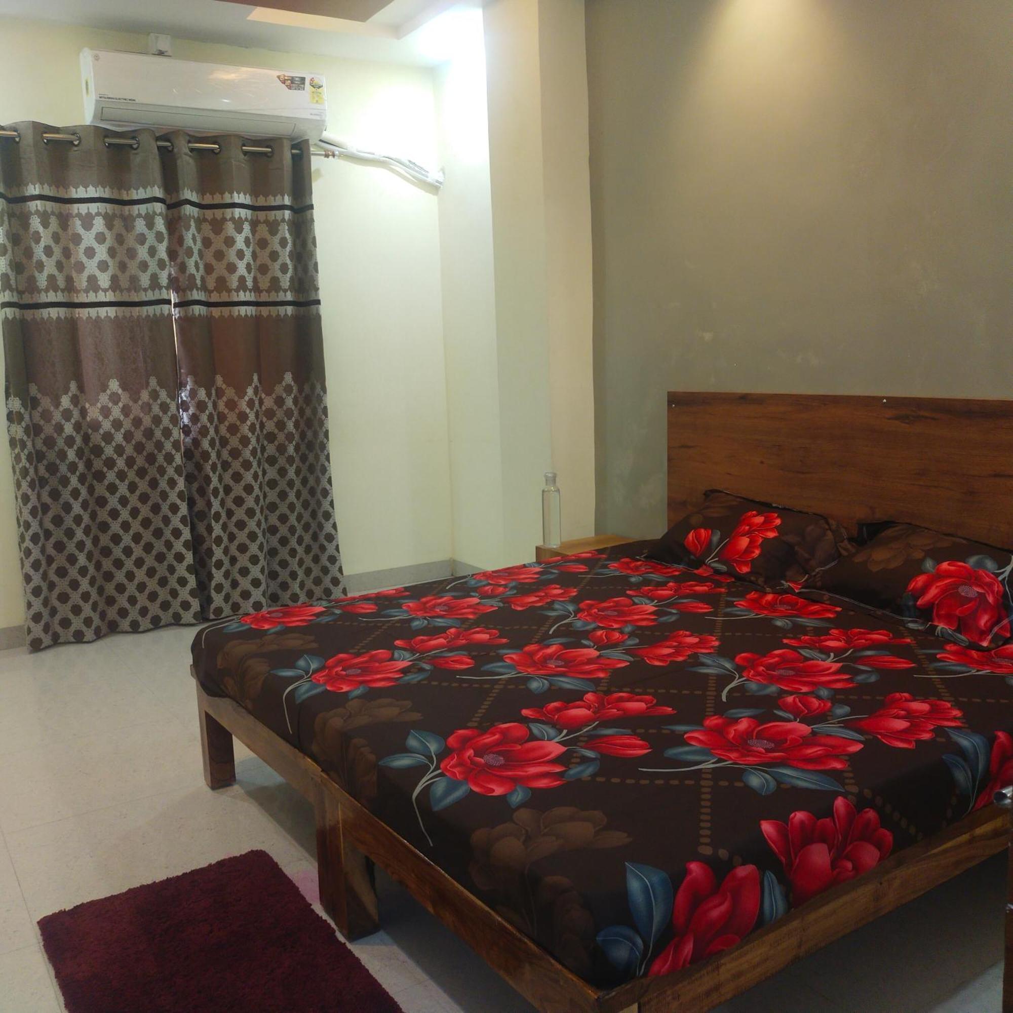 Anant Home Stay Ujaim Exterior foto