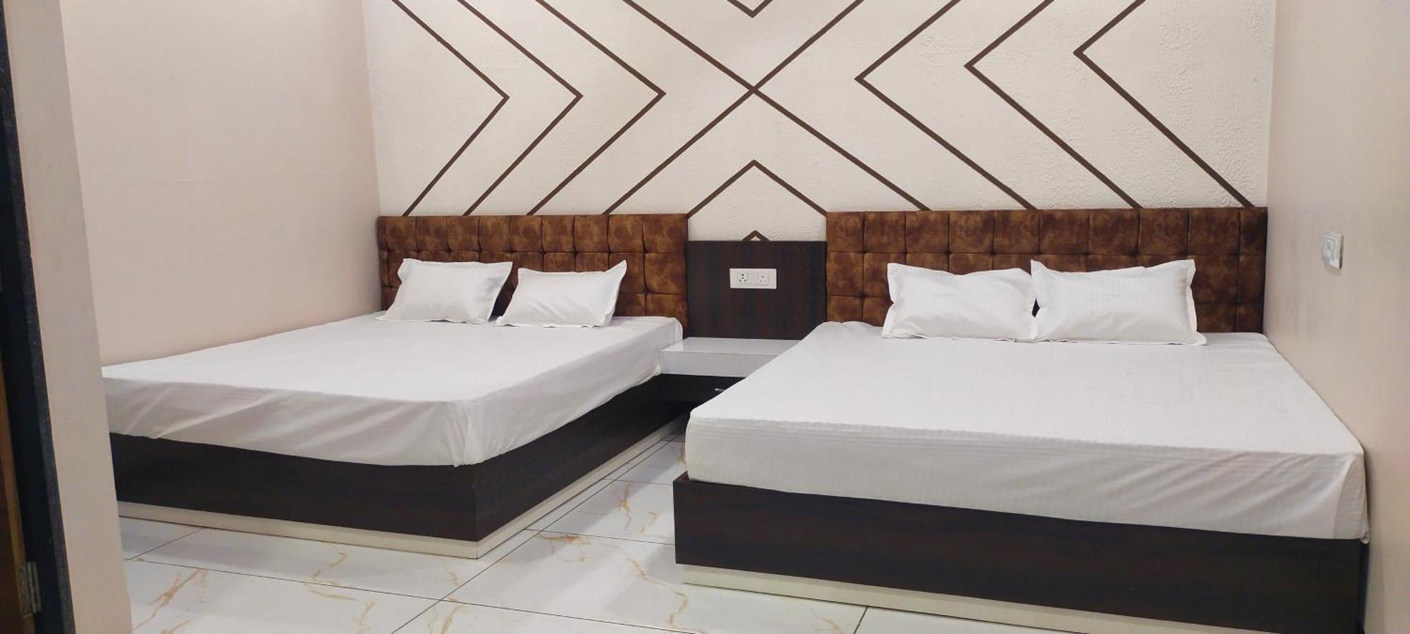 Anant Home Stay Ujaim Exterior foto